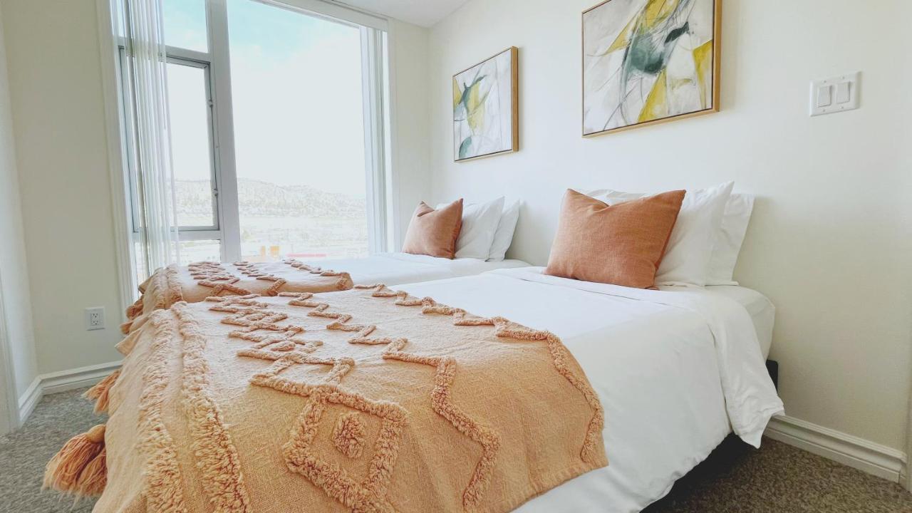 شقة Downtown Waterfront Kelowna Oasis Newly Renovated 2Bed 2Bath المظهر الخارجي الصورة