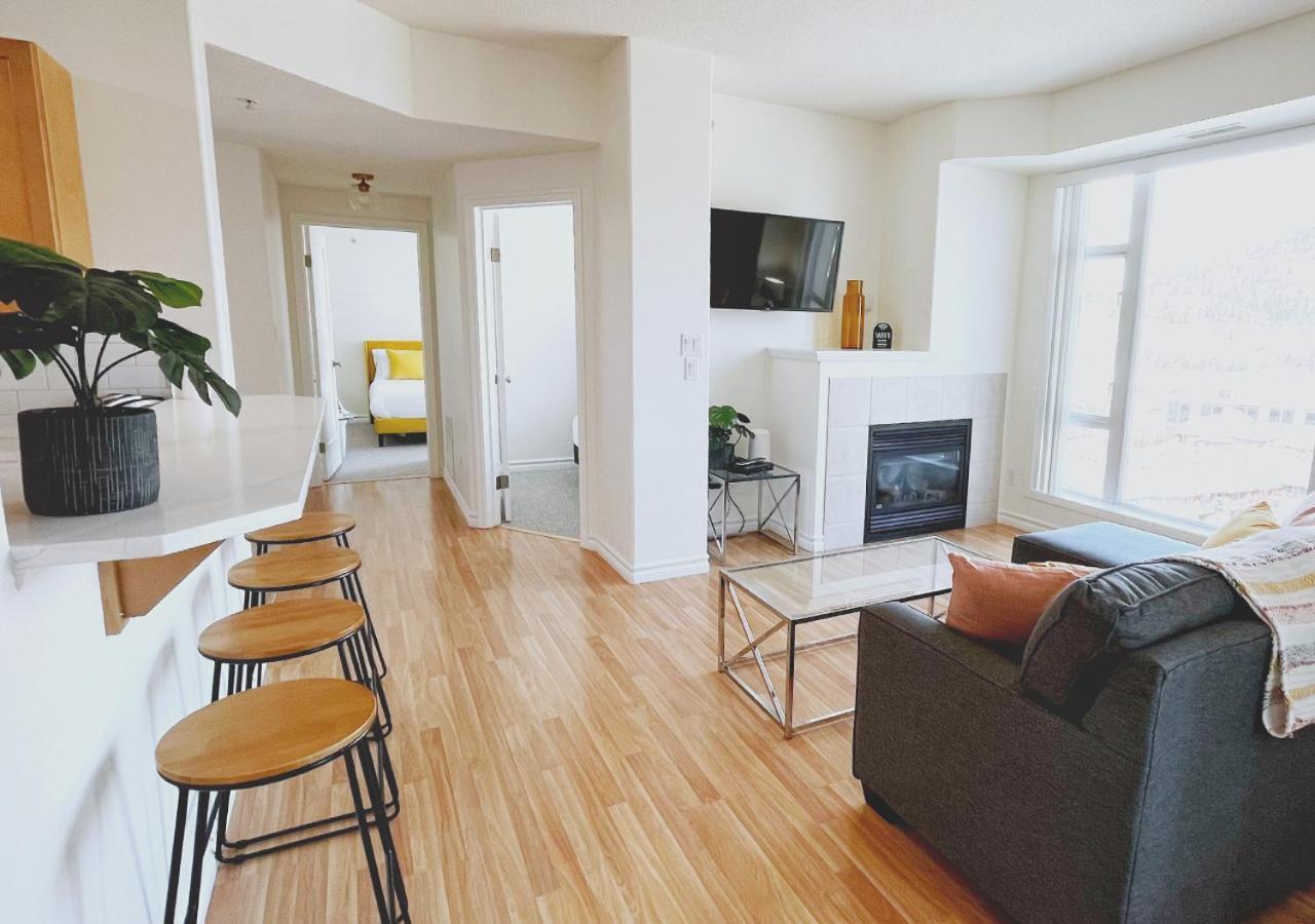 شقة Downtown Waterfront Kelowna Oasis Newly Renovated 2Bed 2Bath المظهر الخارجي الصورة