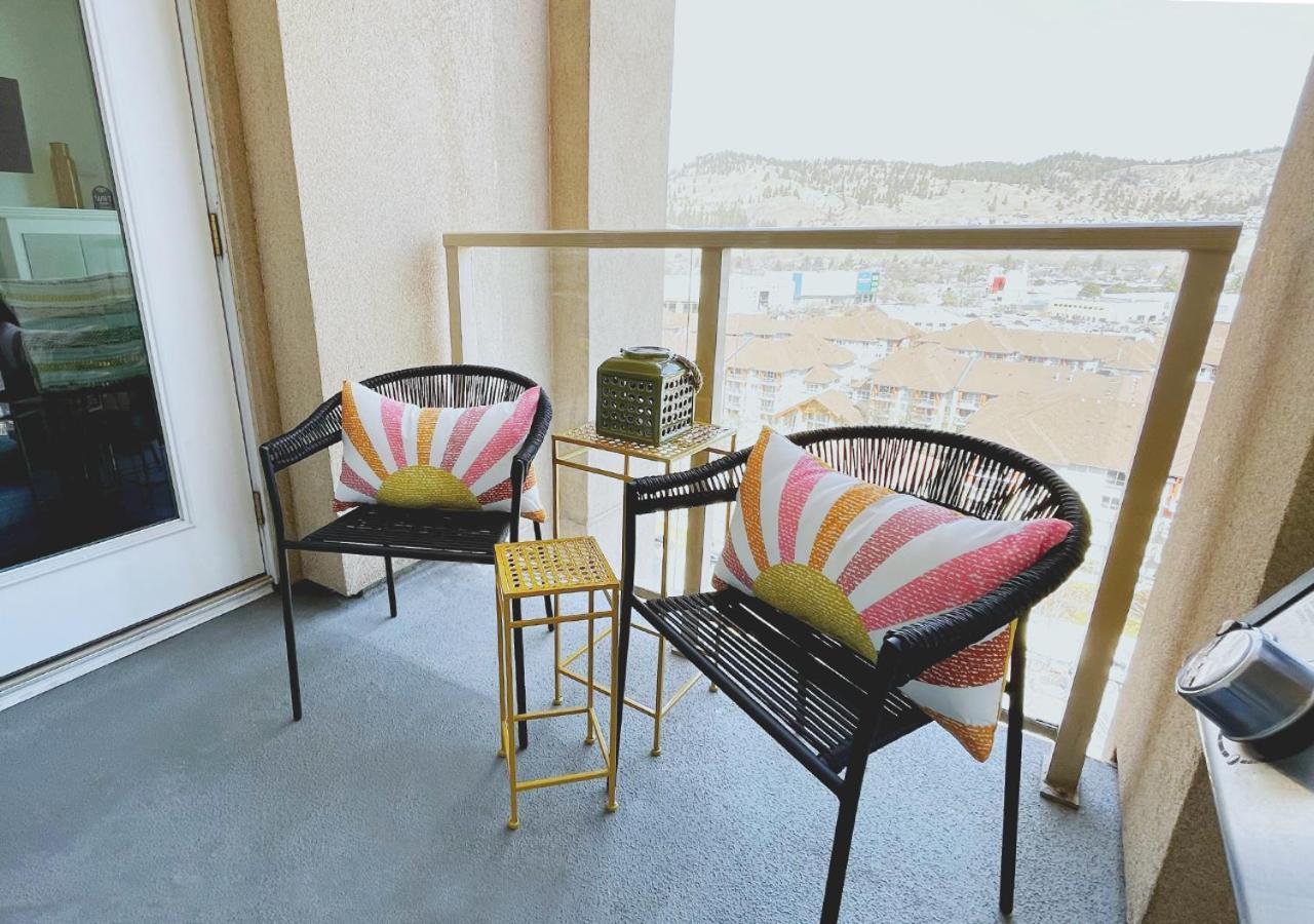 شقة Downtown Waterfront Kelowna Oasis Newly Renovated 2Bed 2Bath المظهر الخارجي الصورة